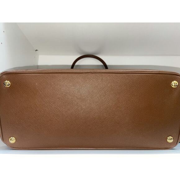 Prada Brown Saffiano Lux Leather Tote Bag - Picture 4 of 6